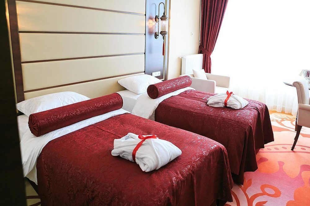 Kronos Hotel Golbası Exterior foto